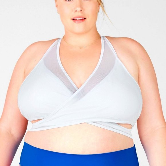 Fabletics Faye size Plus 2X -Medium Impact sports bra in white - Picture 2 of 7